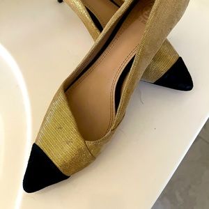 Gently used Tory Burch pumps  size 8.5